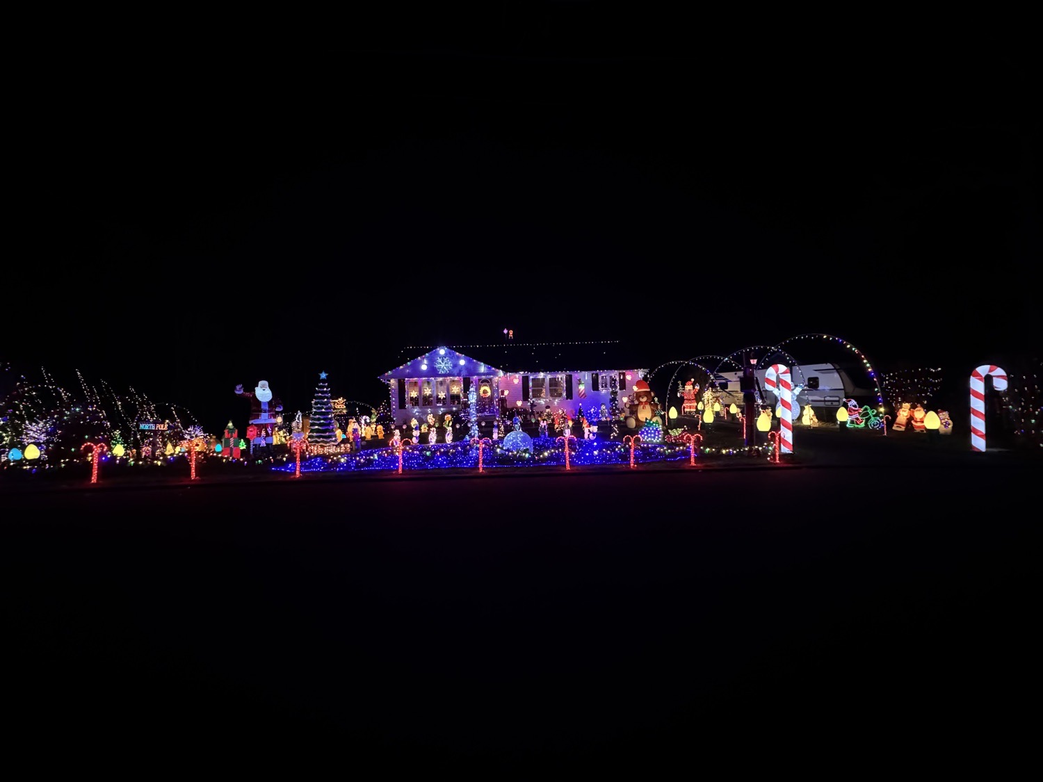 Camp crest, Christmas lights in Monson, MA (photo 4)