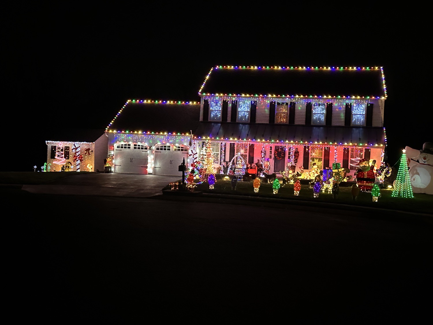 what a silly waste of resources, Christmas lights in Royersford, PA (photo 5)