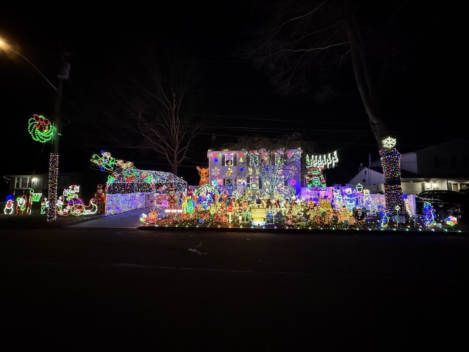 5th Street Christmas Lights, Christmas lights in Ronkonkoma, NY (photo 1)