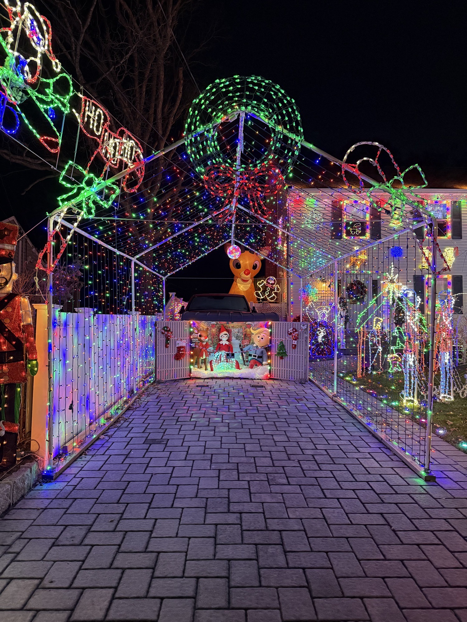 5th Street Christmas Lights, Christmas lights in Ronkonkoma, NY (photo 4)