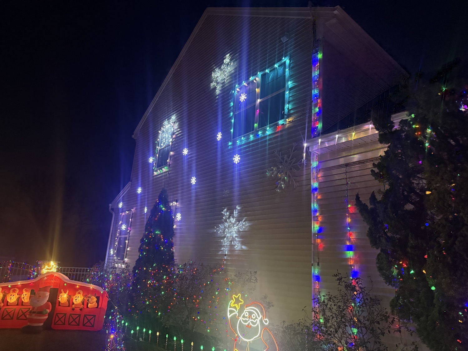 Lights On Edgefield Ct., Christmas lights in Swedesboro, NJ (photo 3)
