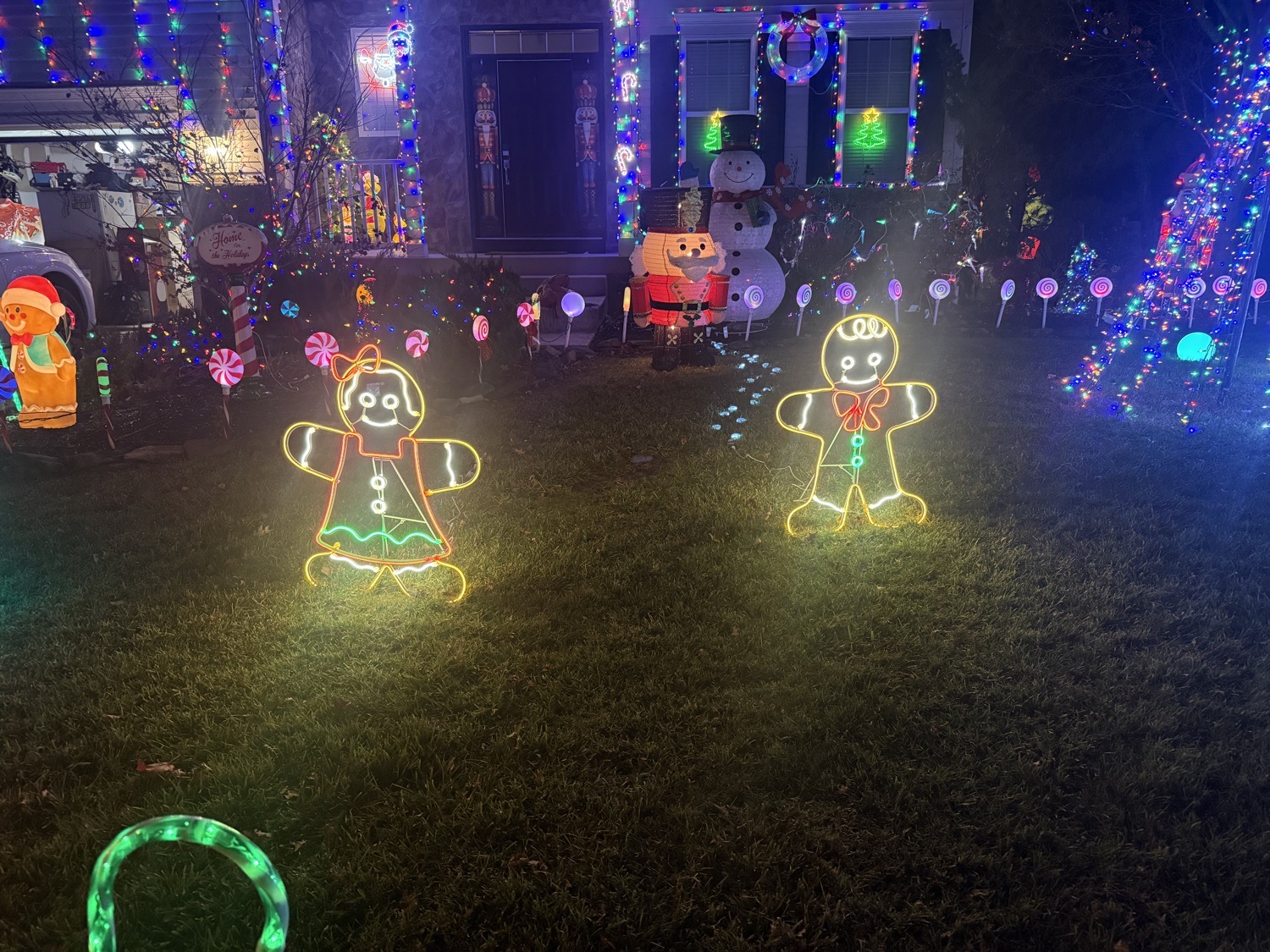 Lights On Edgefield Ct., Christmas lights in Swedesboro, NJ (photo 5)