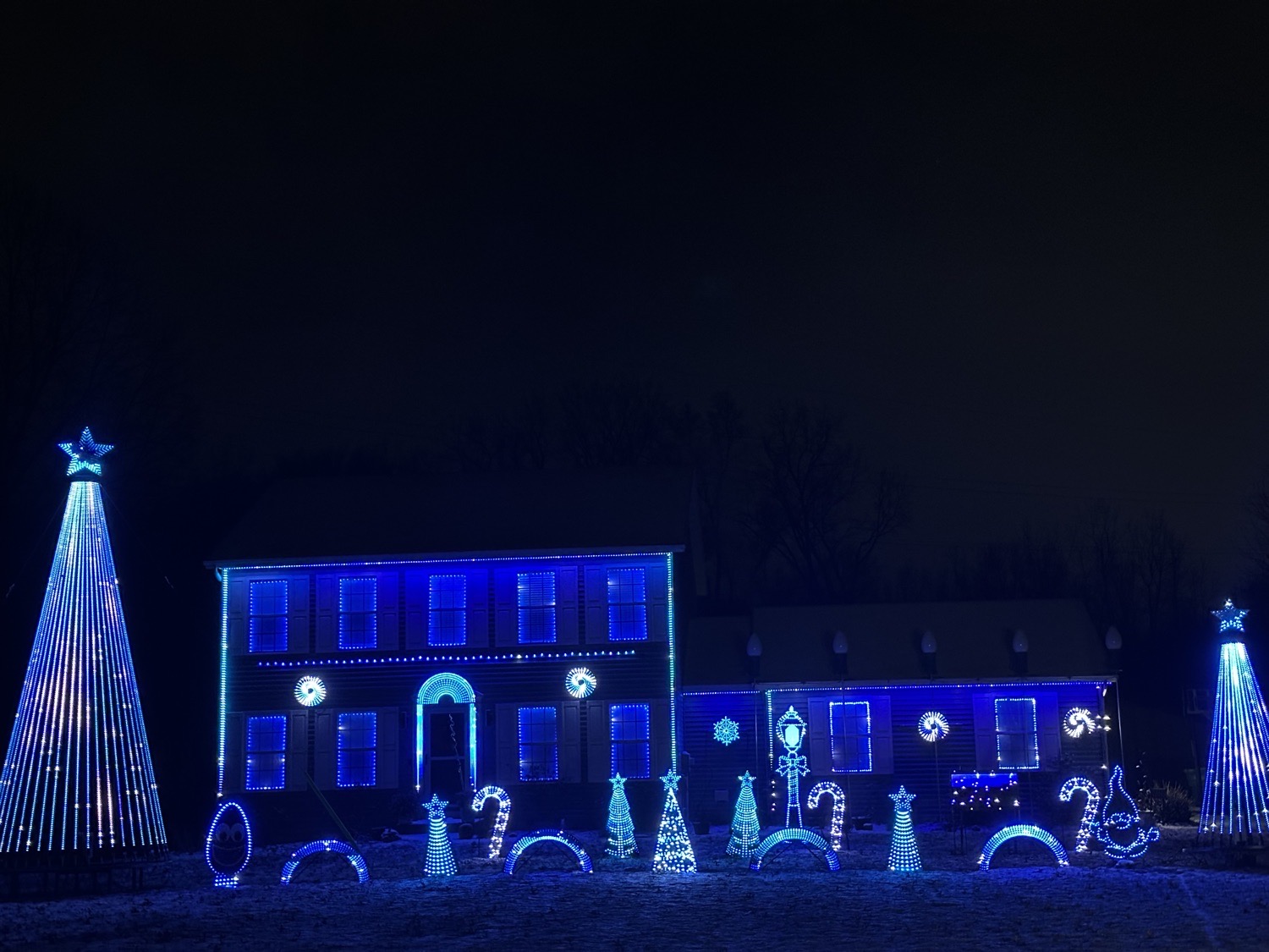 Moore Family Lights, Christmas lights in Mishawaka, IN (photo 1)