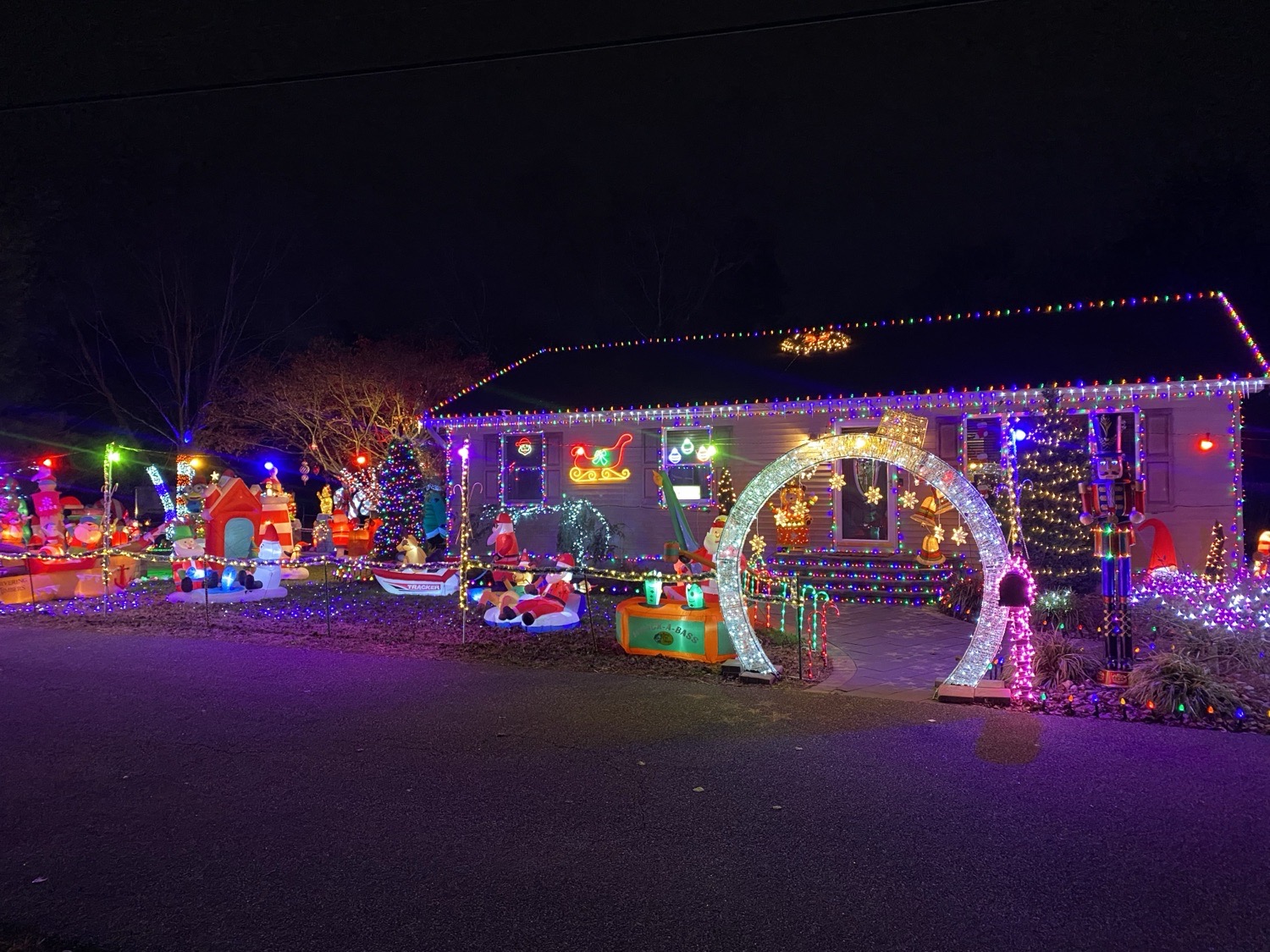 The Cookie Factory, Christmas lights in Bear, DE (photo 1)