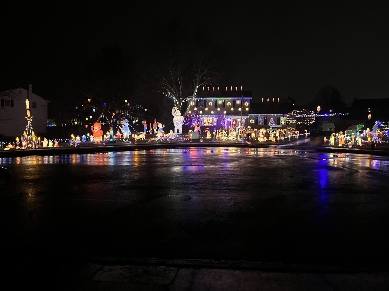 Walter’ Christmas, Christmas lights in Lansdale, PA (photo 1)