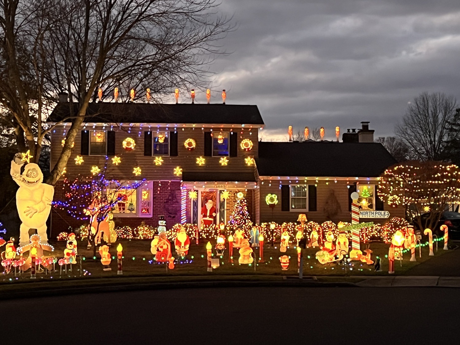 Walter’ Christmas, Christmas lights in Lansdale, PA (photo 2)