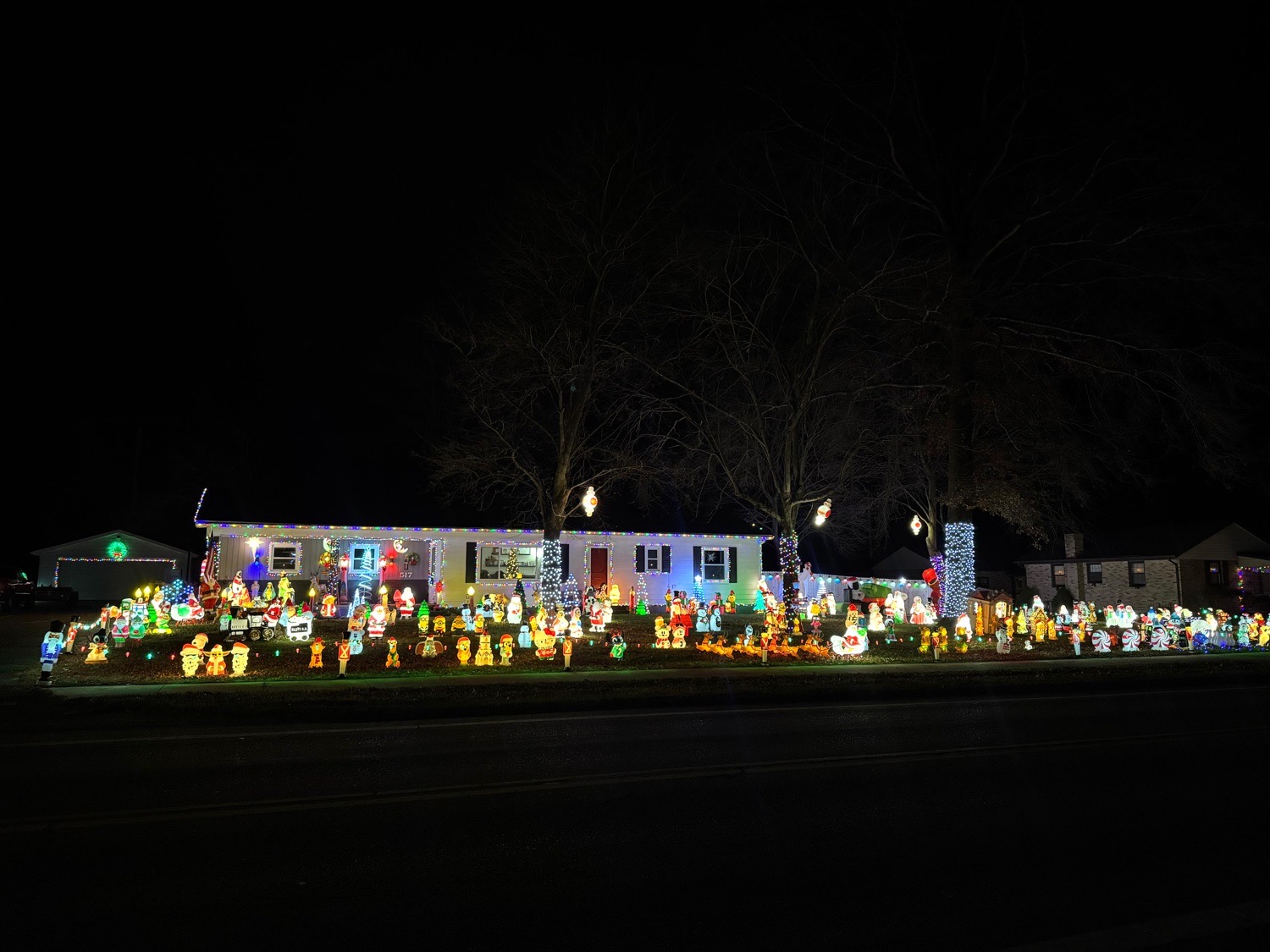 Pasquinelli Christmas Display, Christmas lights in Tuscarawas, OH (photo 1)