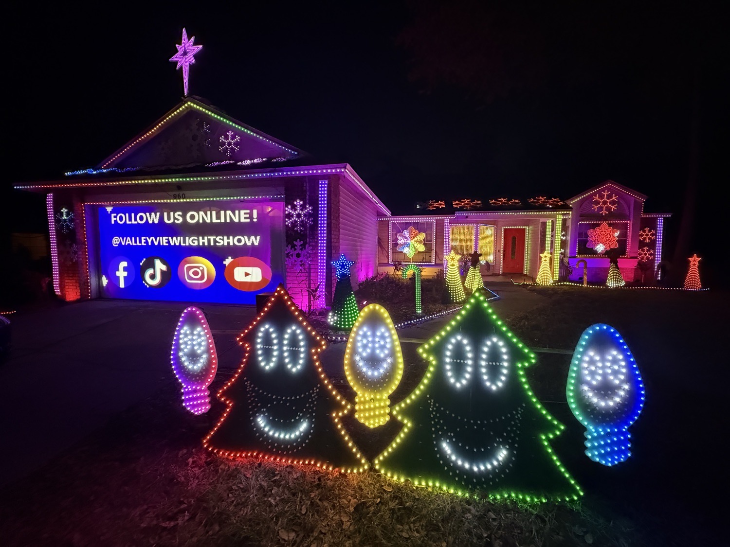 Valley View Light Show, Christmas lights in Palm Harbor, FL (photo 1)