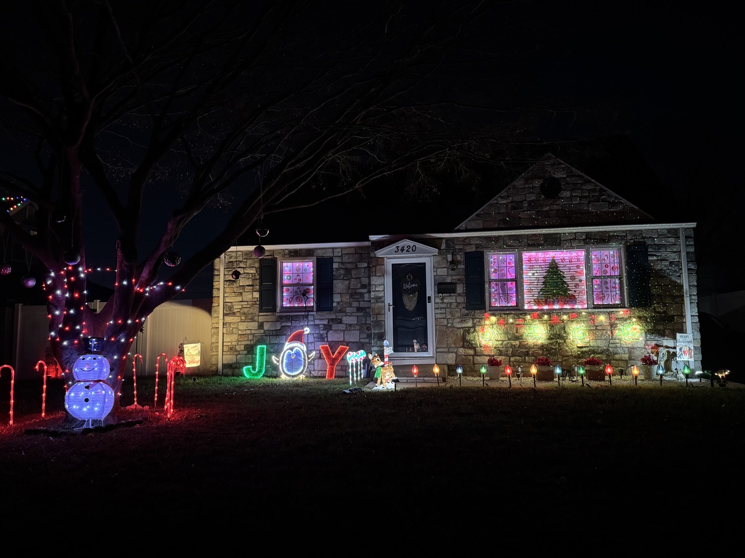 Christmas Joy on Washington, Christmas lights in Brookhaven, PA (photo 1)