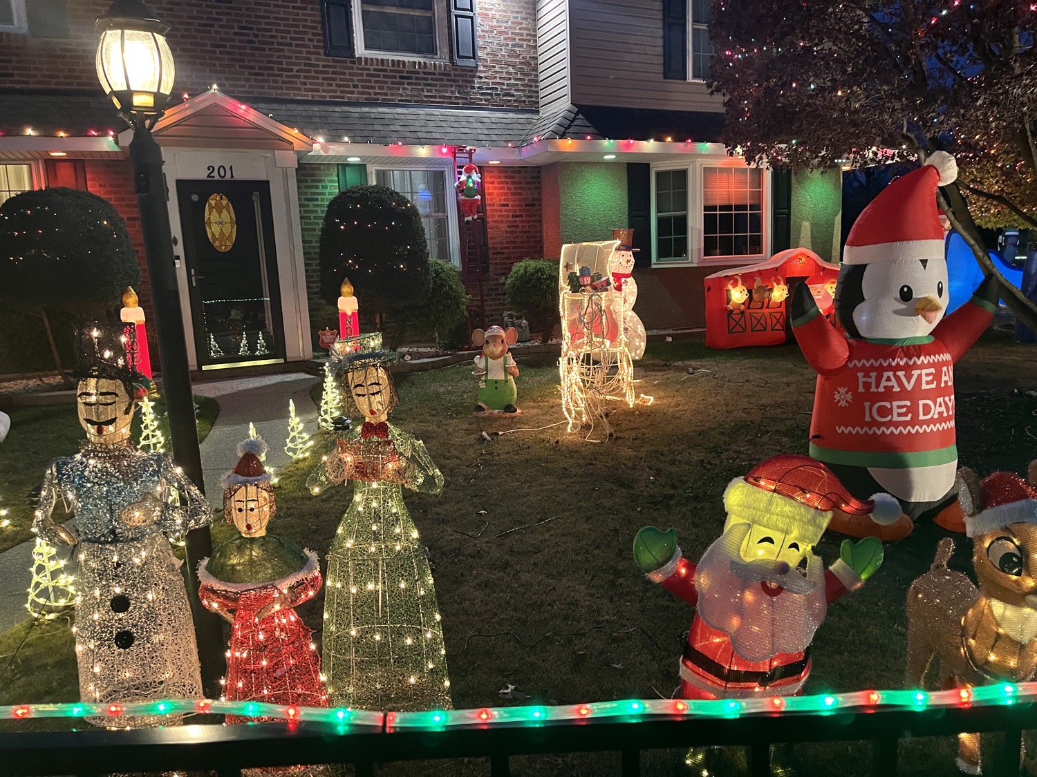 Christmas on Bennett, Christmas lights in Springfield, PA (photo 3)