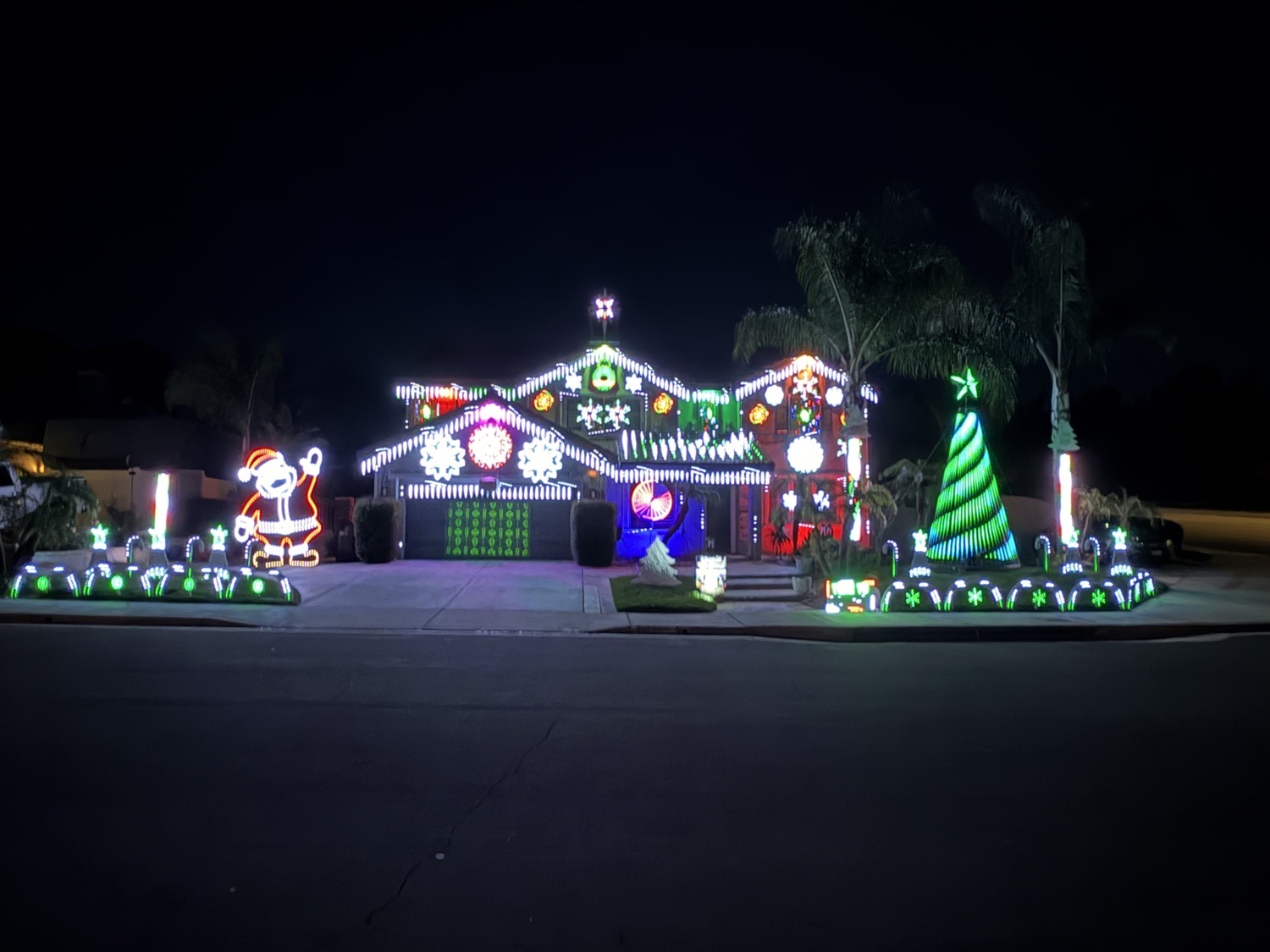 Darcy Light Show, Christmas lights in Murrieta, CA (photo 1)