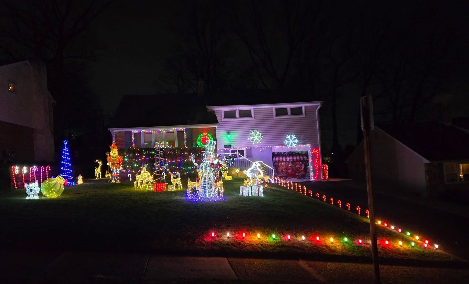 Festive On Forest Ave, Christmas lights in Willow Grove, PA (photo 2)