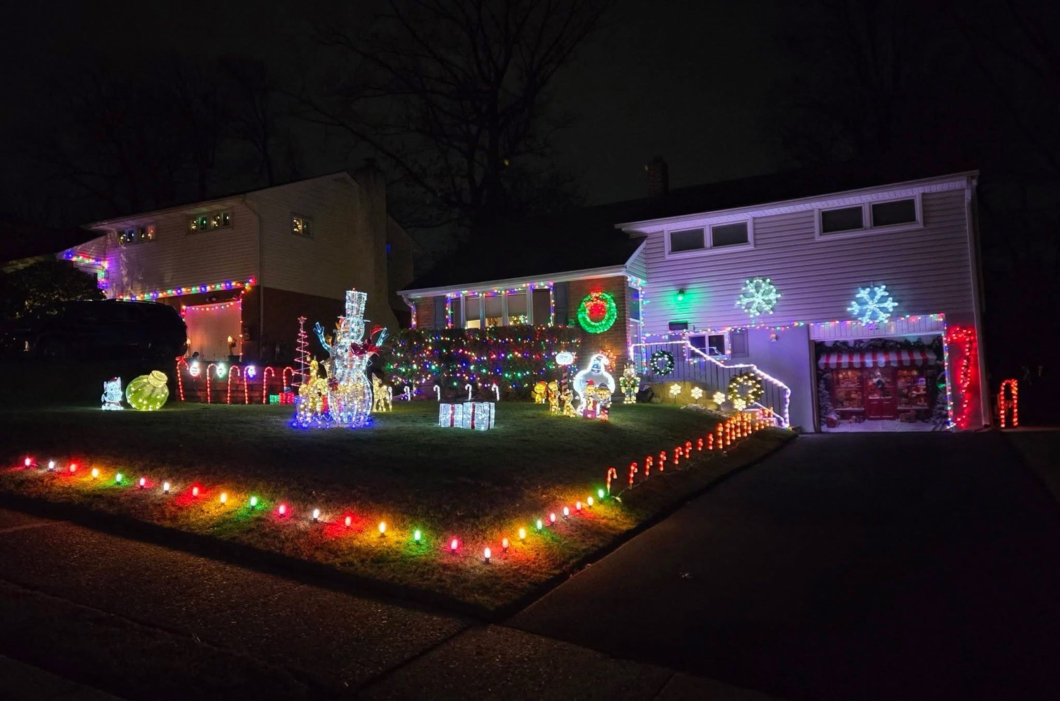 Festive On Forest Ave, Christmas lights in Willow Grove, PA (photo 3)
