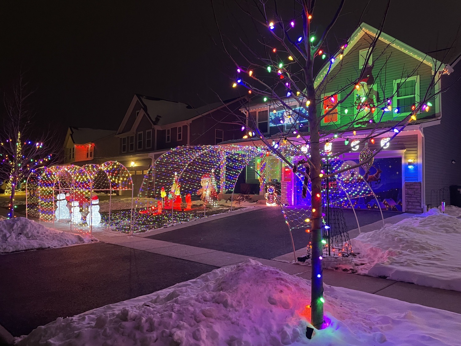 Radiance Of Rockwell, Christmas lights in Lakemoor, IL (photo 3)