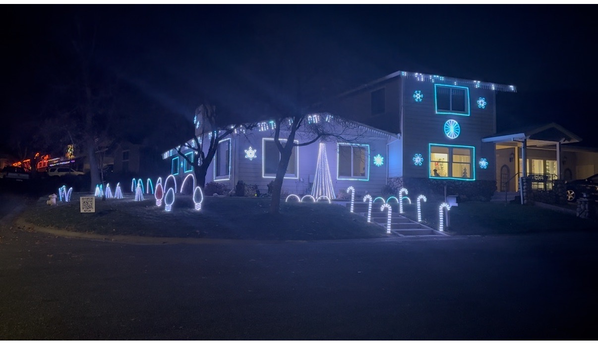 Vista Way Lights, Christmas lights in Yreka, CA (photo 1)