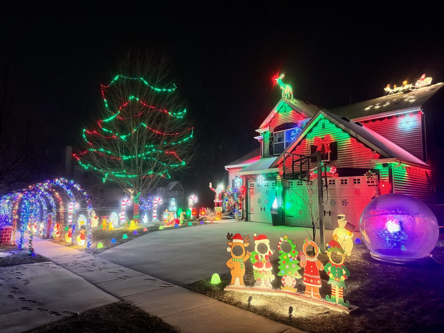 Lights of Lancaster Falls - Volo, IL, Christmas lights in Volo, IL (photo 3)