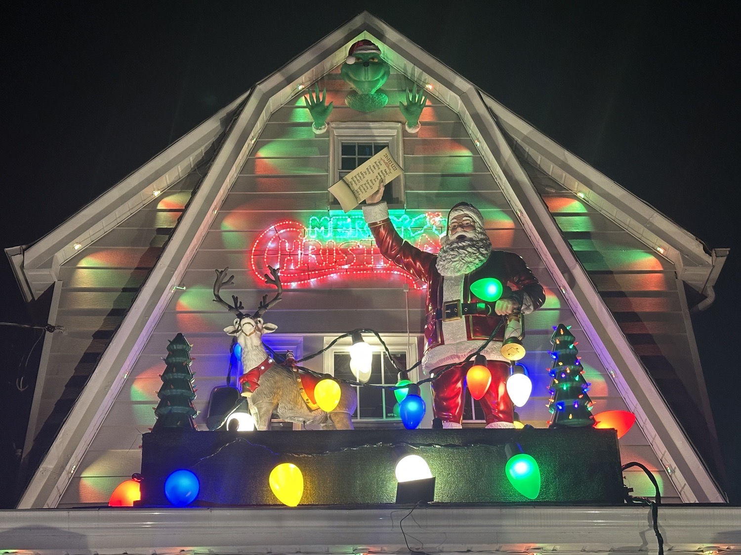 Santa Has Landed!!, Christmas lights in Richmond Hill, NY (photo 1)