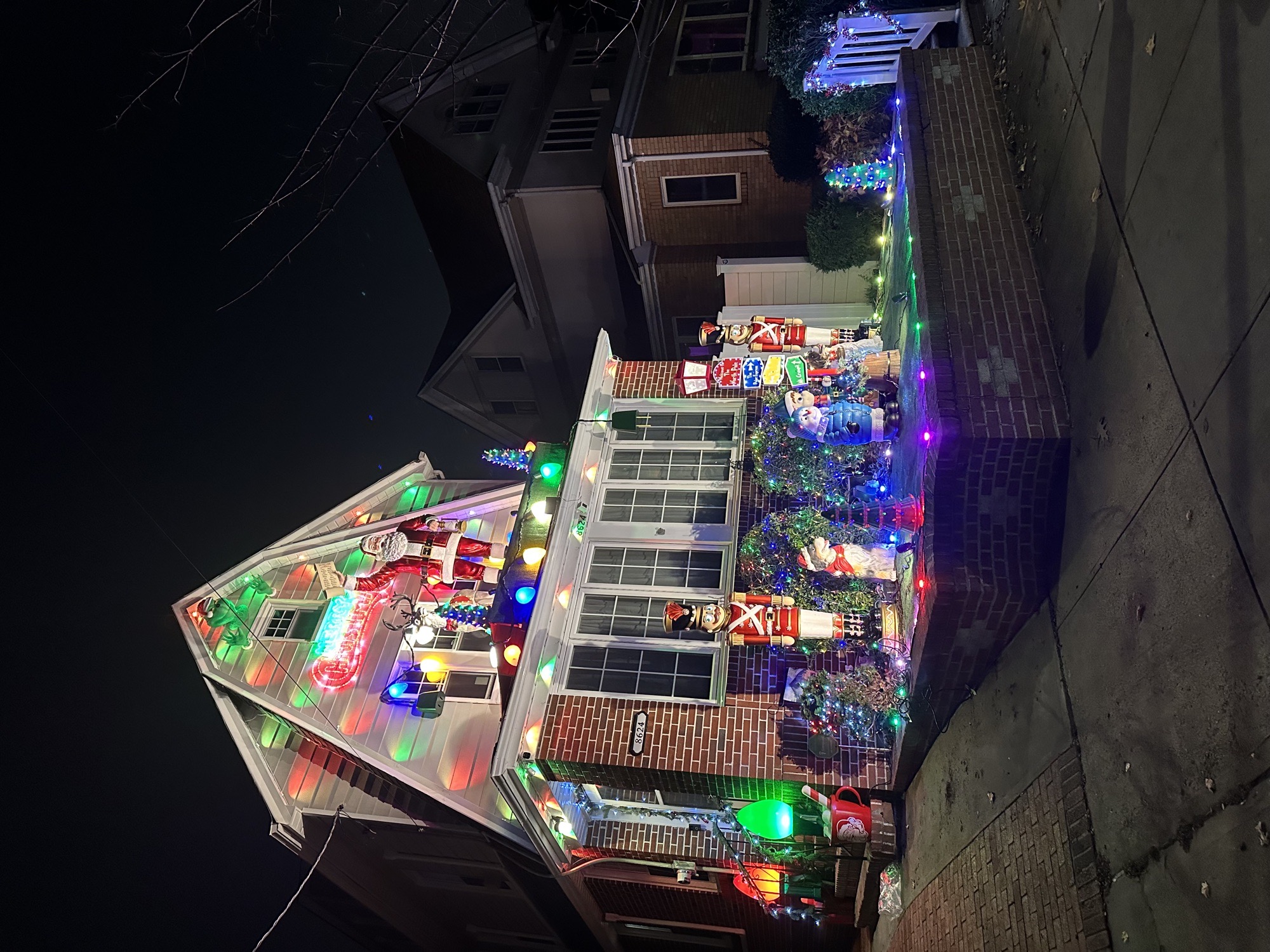 Santa Has Landed!!, Christmas lights in Richmond Hill, NY (photo 2)