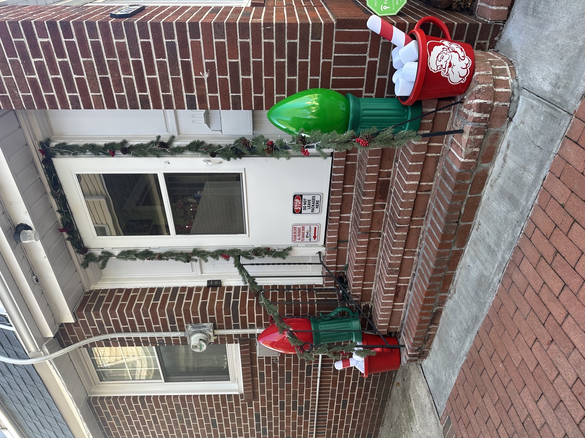 Santa Has Landed!!, Christmas lights in Richmond Hill, NY (photo 3)