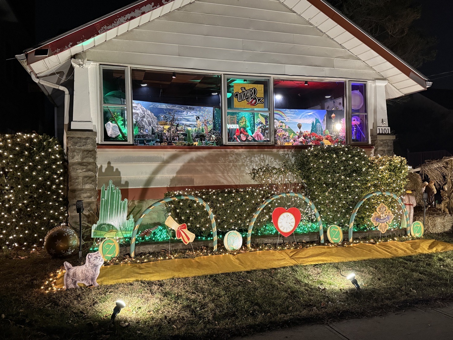 Christmas in Oz - There’s No Place Like Home (Belmar), Christmas lights in Belmar, NJ (photo 1)
