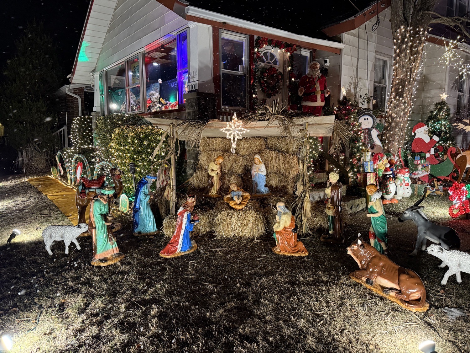 Christmas in Oz - There’s No Place Like Home (Belmar), Christmas lights in Belmar, NJ (photo 5)