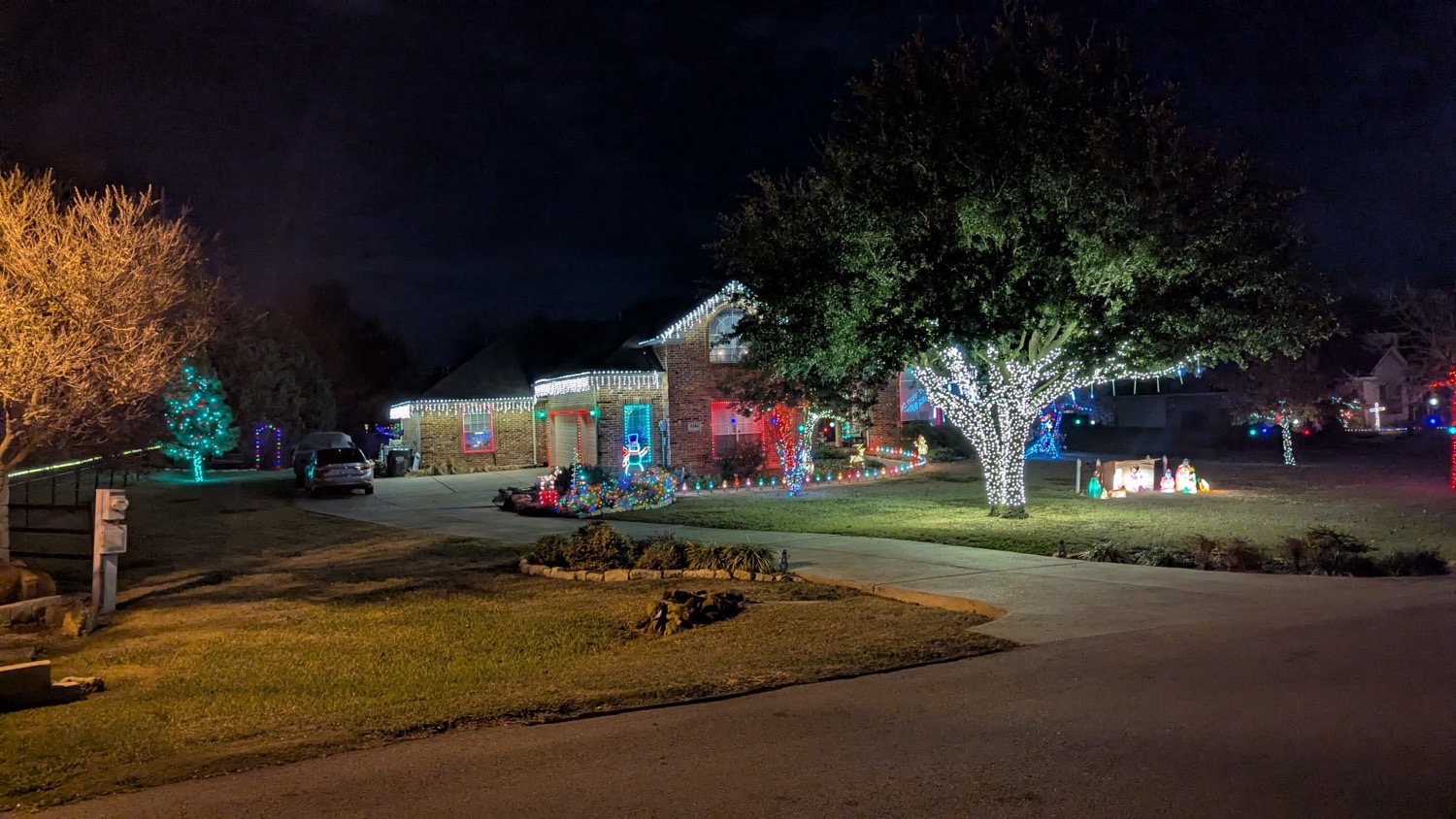 Christmas on Saddle Horn Court, Christmas lights in Prosper, TX (photo 2)