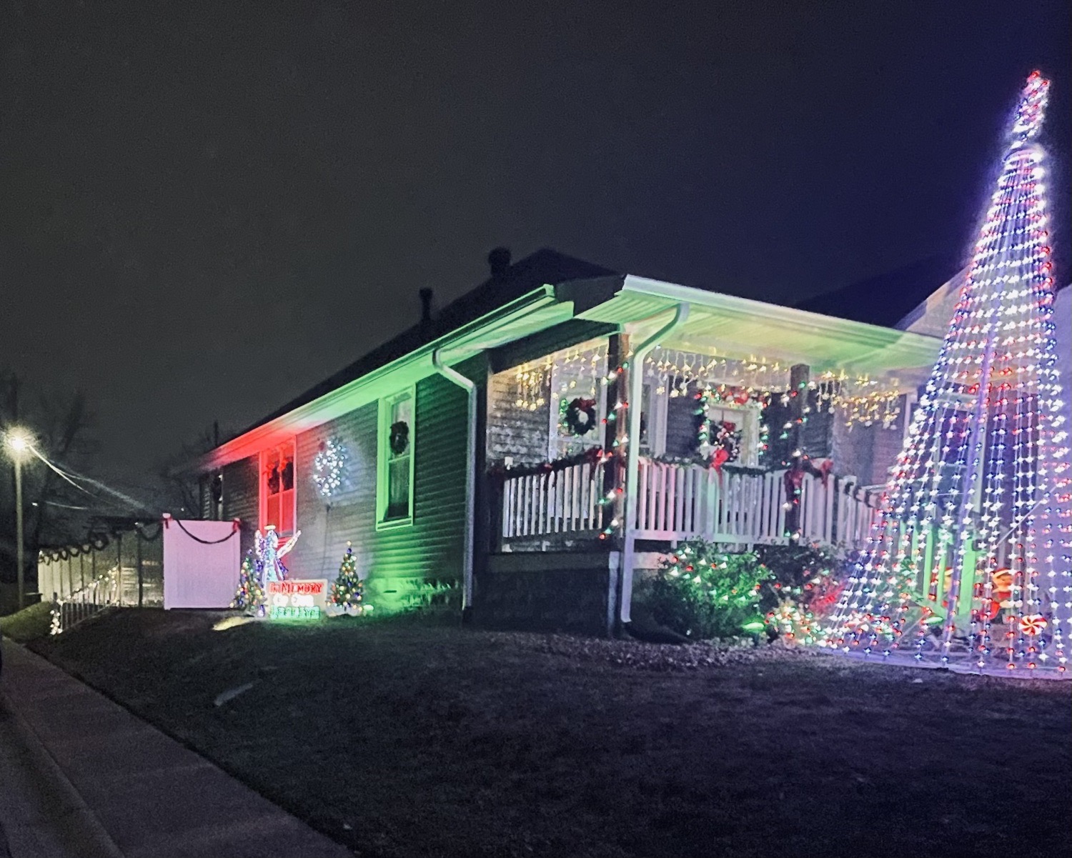 Christmas For Our Angel, Christmas lights in Owensboro, KY (photo 2)