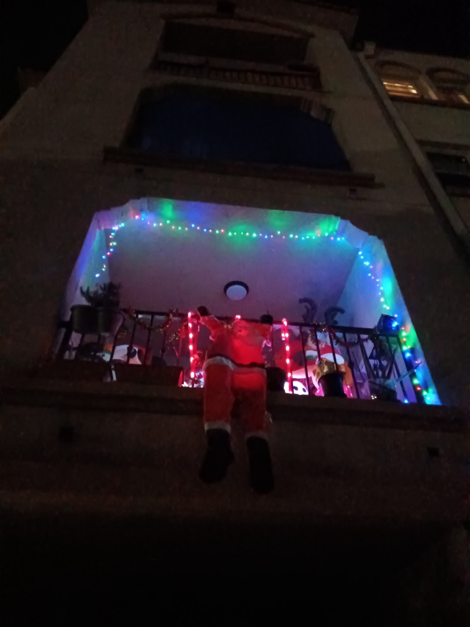 Land Of Christmas Inflatable’s, Christmas lights in Los Angeles, CA (photo 5)