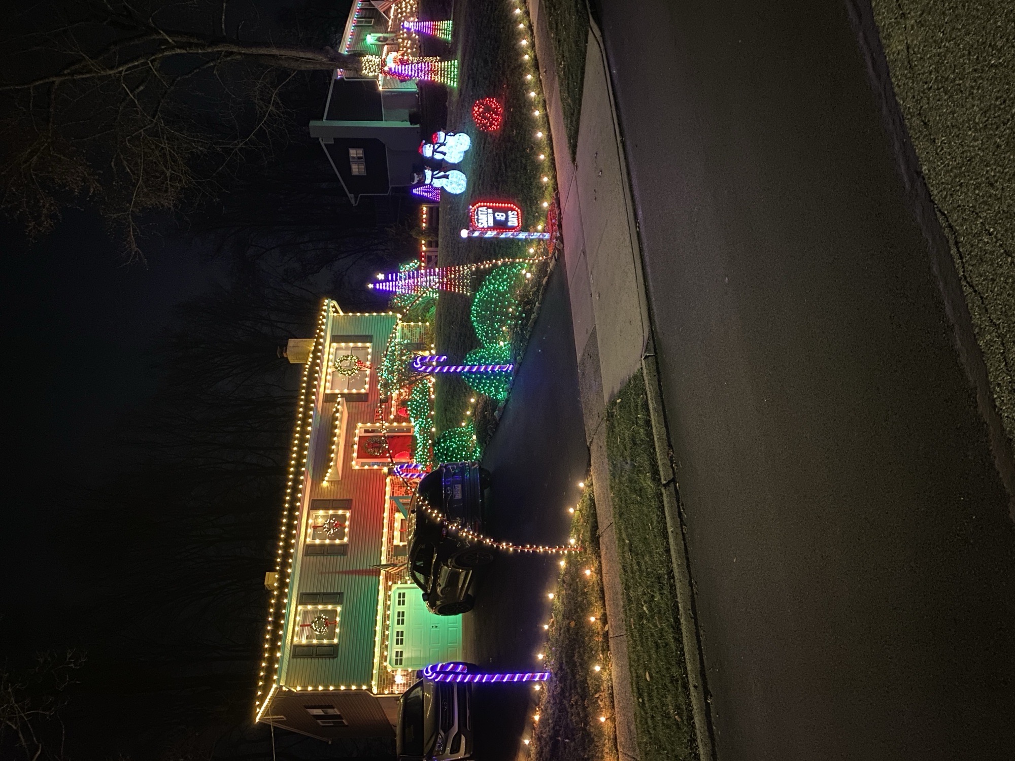 Willow Manor Christmas House, Christmas lights in Willow Grove, PA (photo 2)
