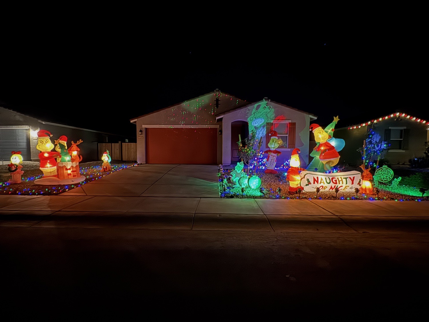 The Grinch House π, Christmas lights in Casa Grande, AZ (photo 1)