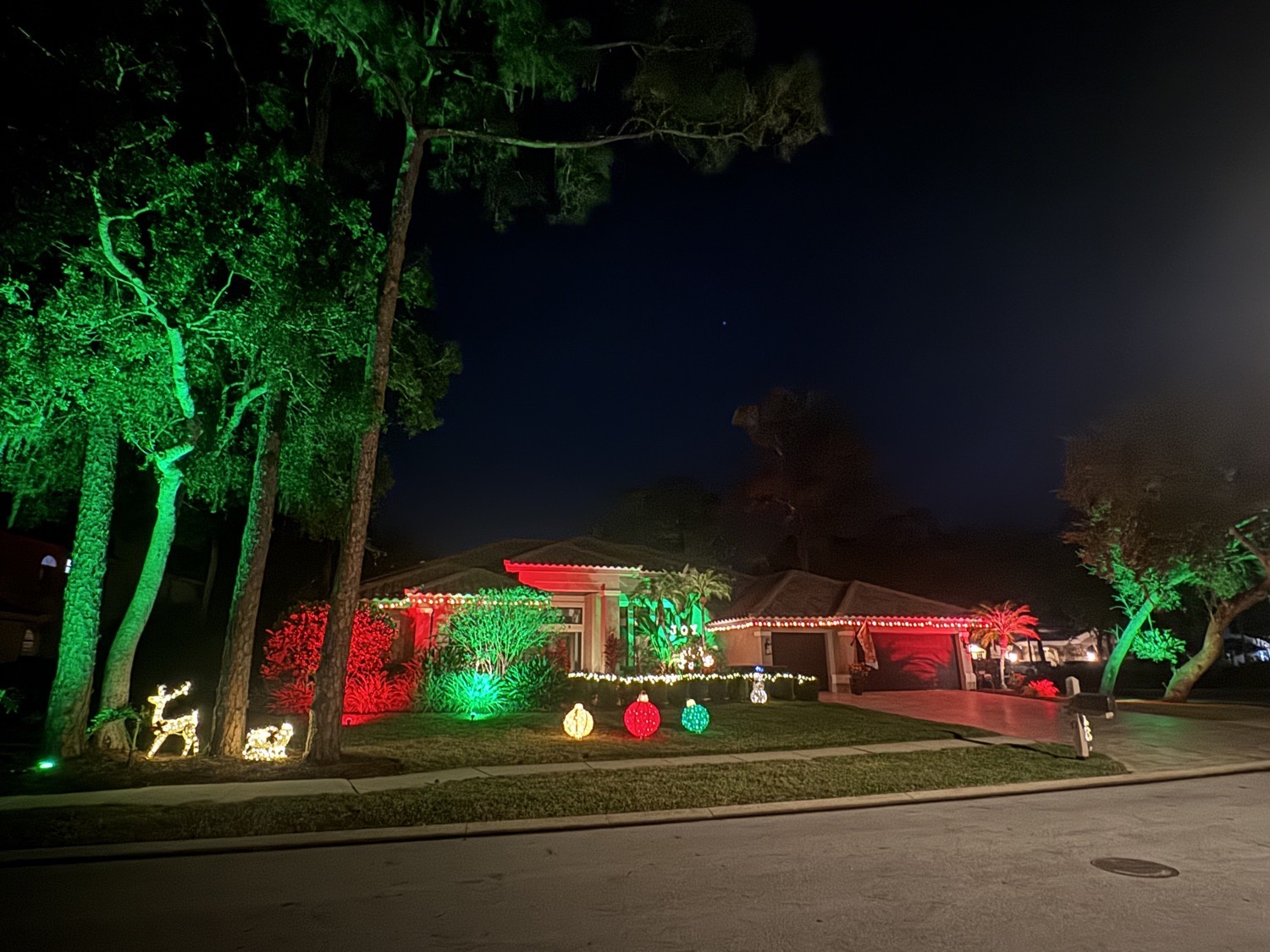 Visit Us, Christmas lights in Oldsmar, FL (photo 1)