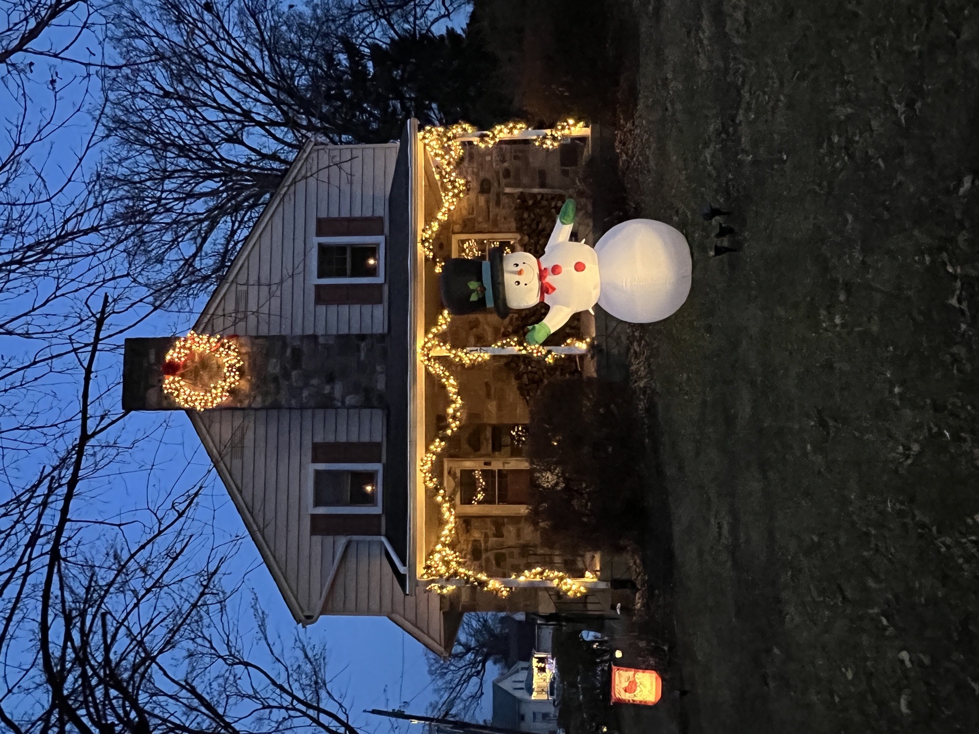 Classic Christmas, Christmas lights in Glenside, PA (photo 1)