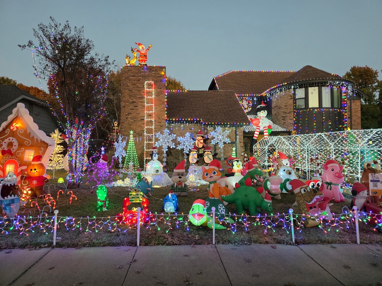 Canoncita Christmas House, Christmas lights in Plano, TX (photo 3)