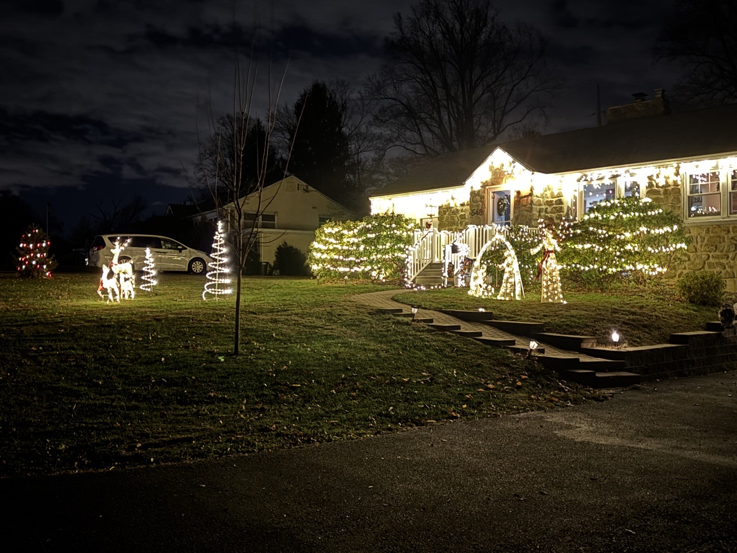 House In West Goshen, Christmas lights in West Chester, PA (photo 3)