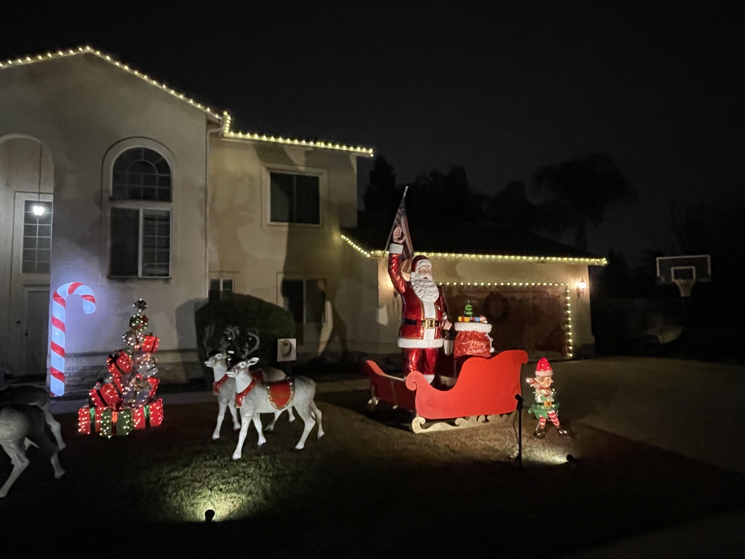 Salazar house, Christmas lights in Selma, CA (photo 2)