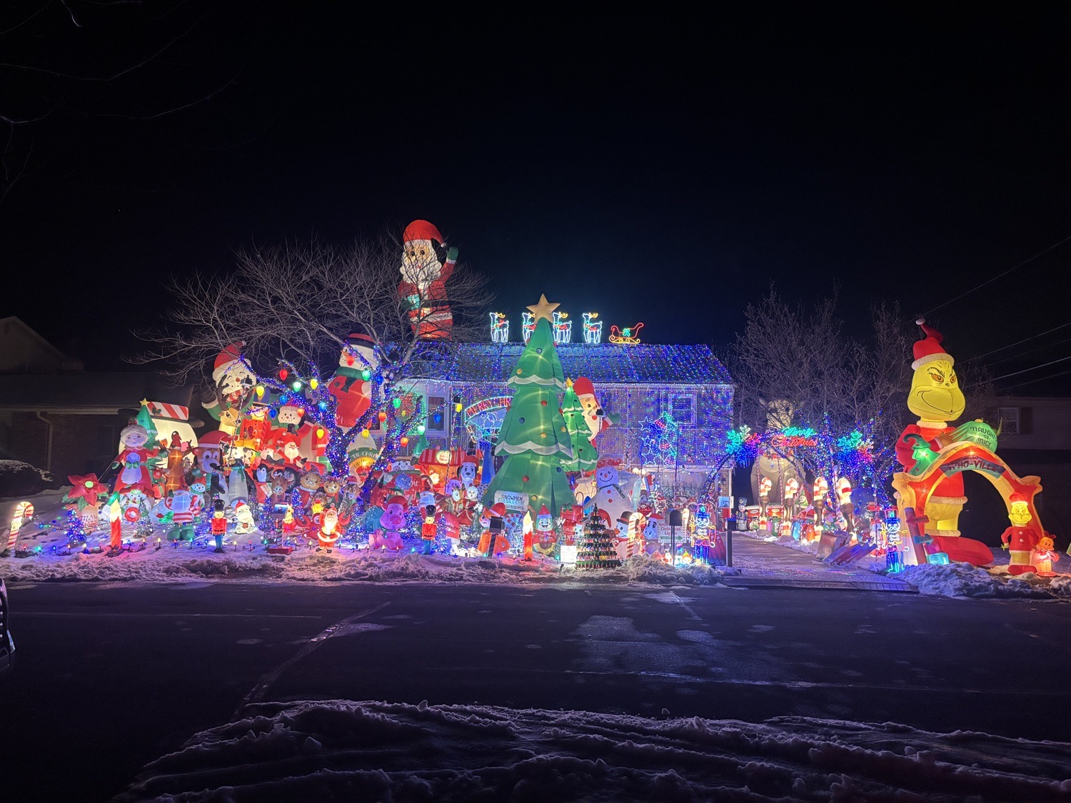 Grob Family Christmas Lights, Christmas lights in Reading, PA (photo 1)