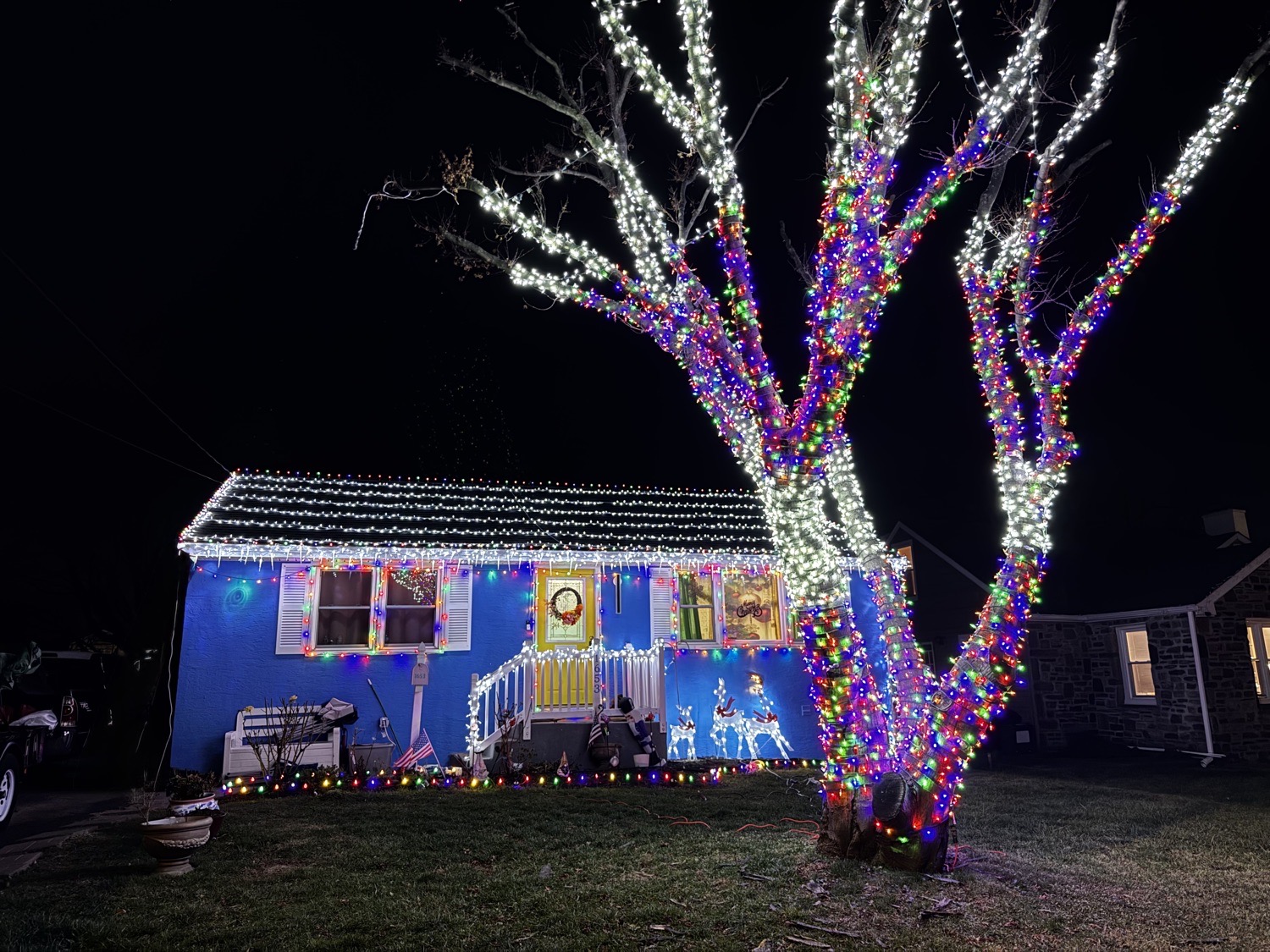 Gingerbread House, Christmas lights in Willow Grove, PA (photo 1)