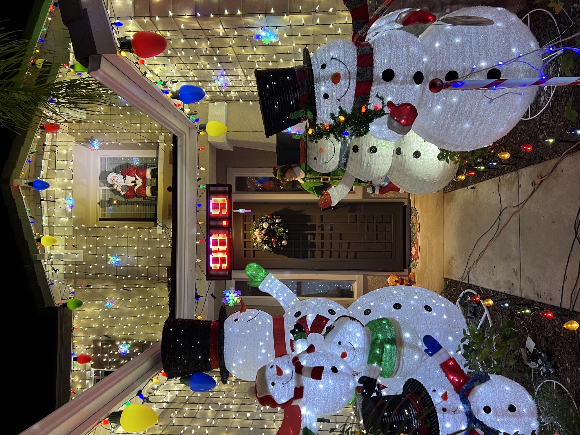 Snowmen Gone Wild, Christmas lights in Temecula, CA (photo 2)