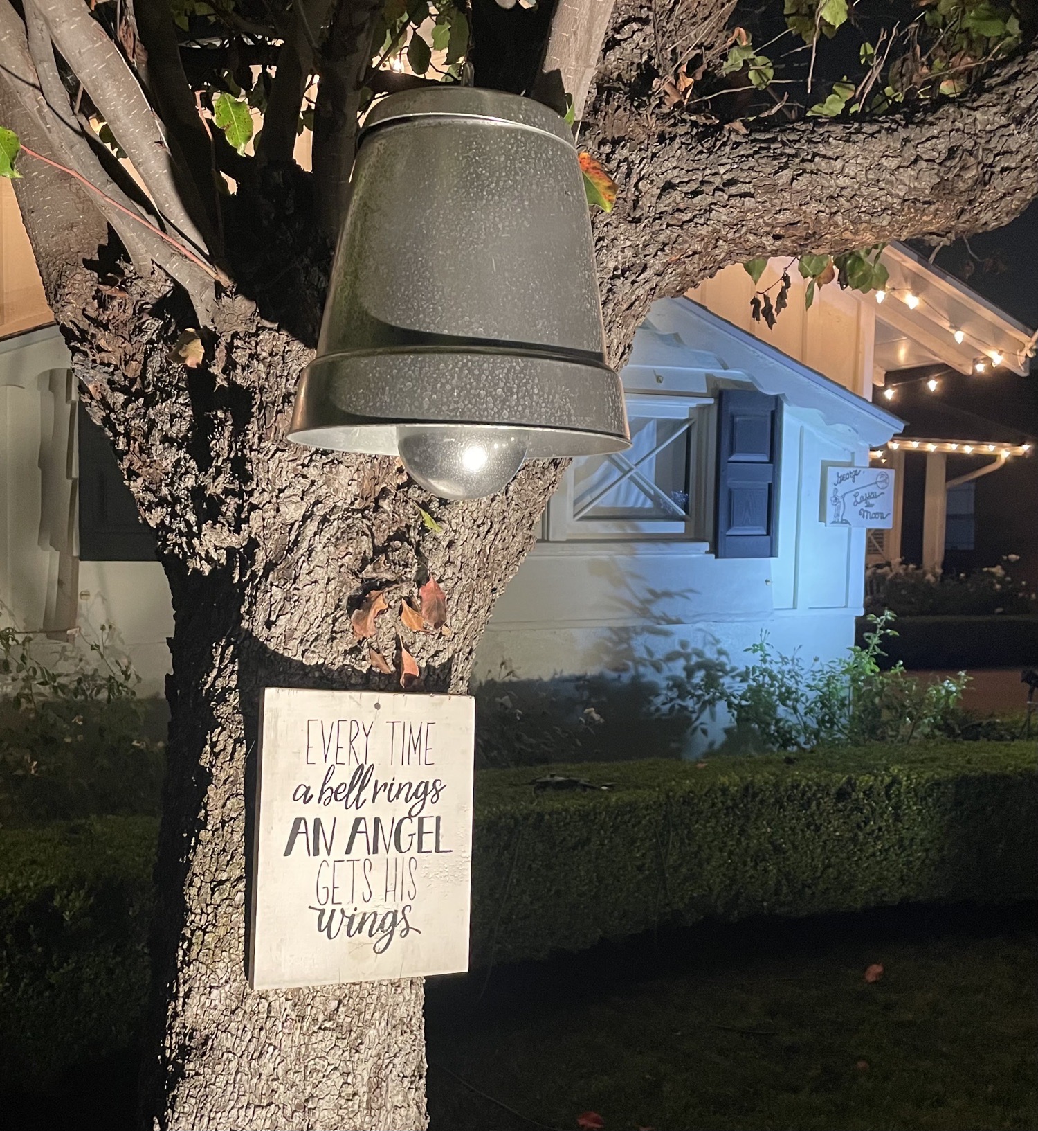 Its A Wonderful Life Movie, Christmas lights in Los Angeles, CA (photo 3)