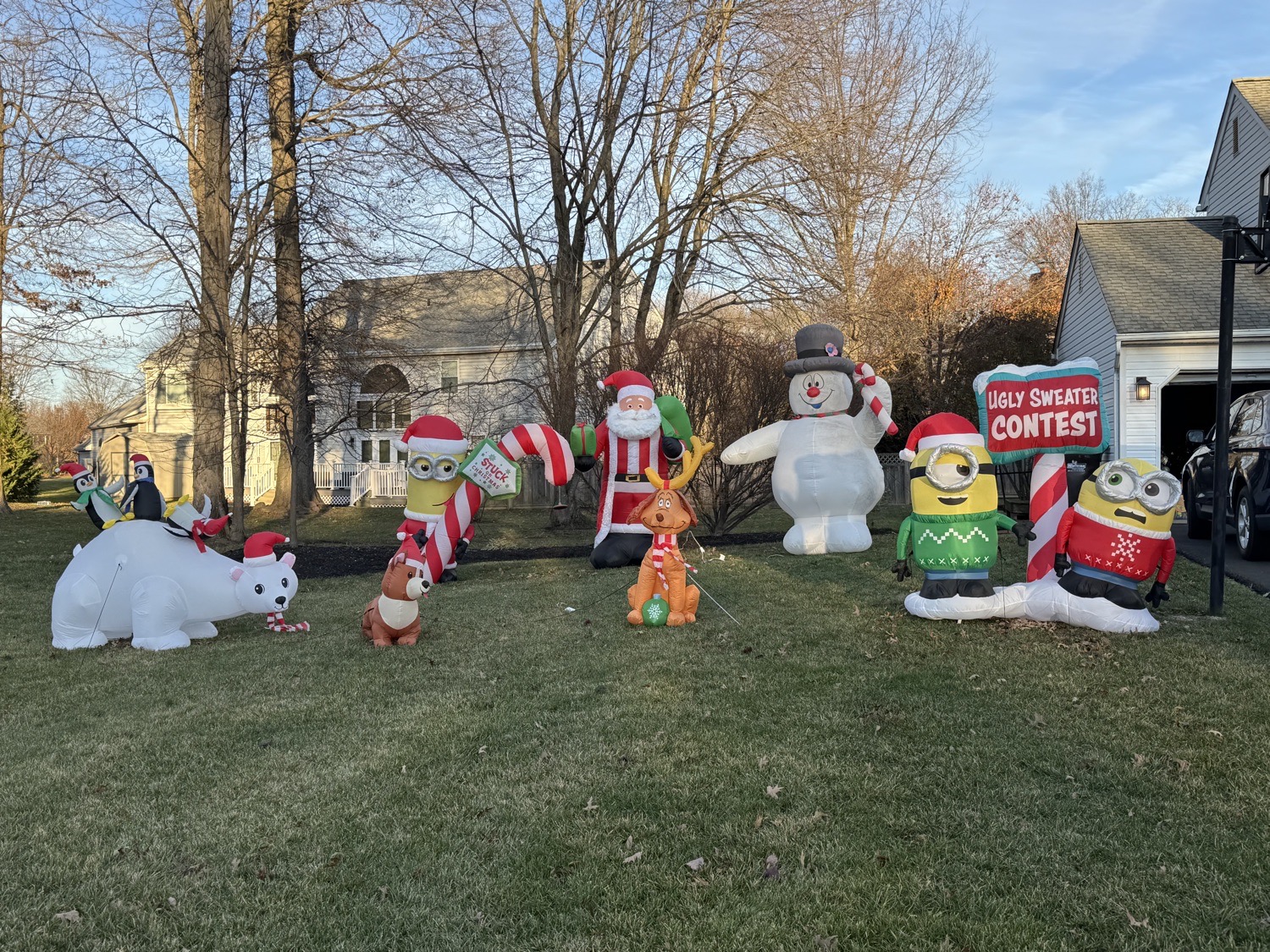 The Amazing inflatable house, Christmas lights in Jamison, PA (photo 3)