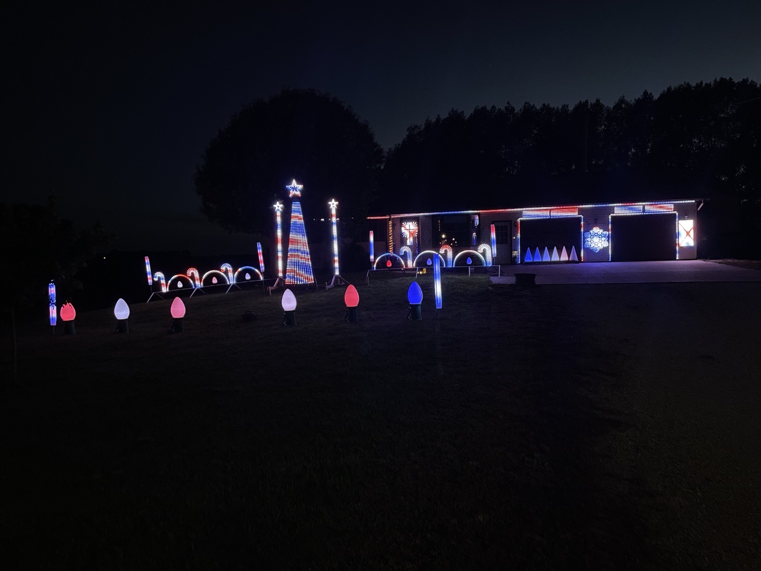 Lightsonwass, Christmas lights in Round Lake, MN (photo 1)