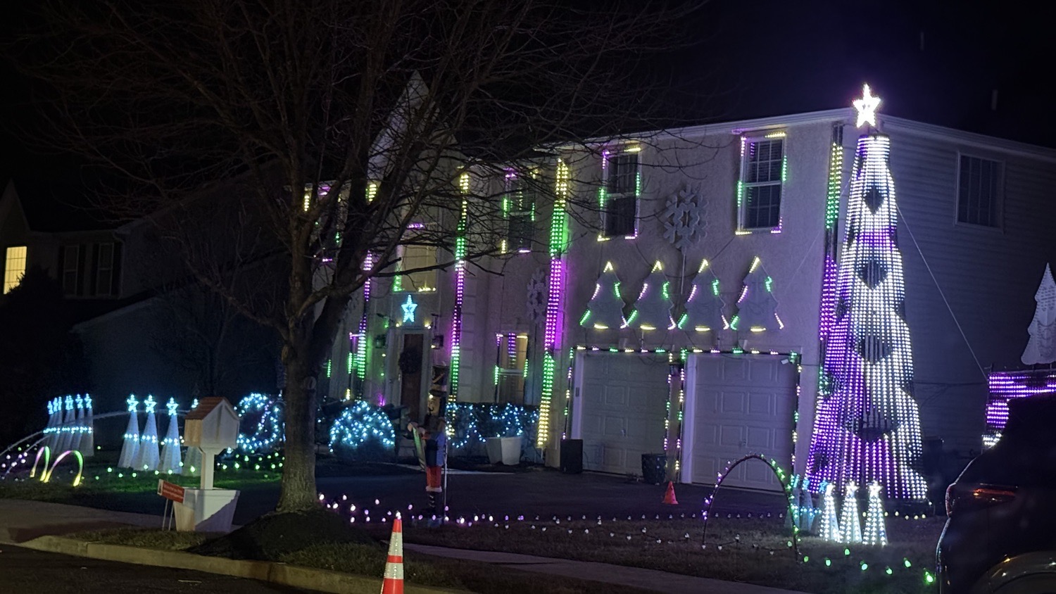 Tully Family Christmas Lights, Christmas lights in Breinigsville, PA (photo 2)