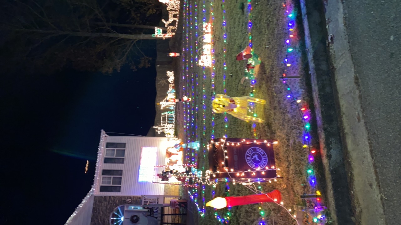 Winkles Family Christmas Lights, Christmas lights in Temple, GA (photo 1)