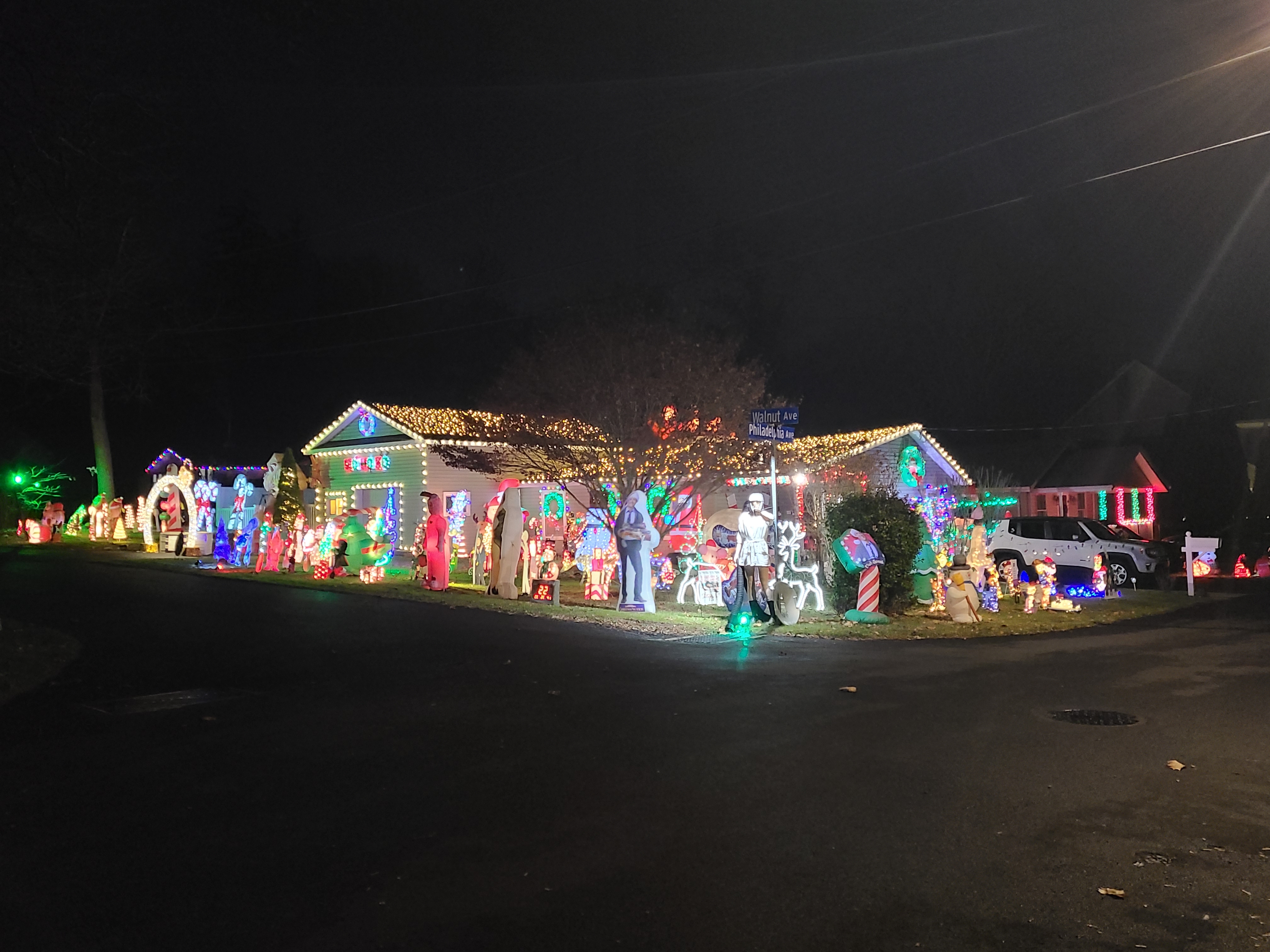 Christmas in the Valley, Christmas lights in Warrington, PA (photo 1)