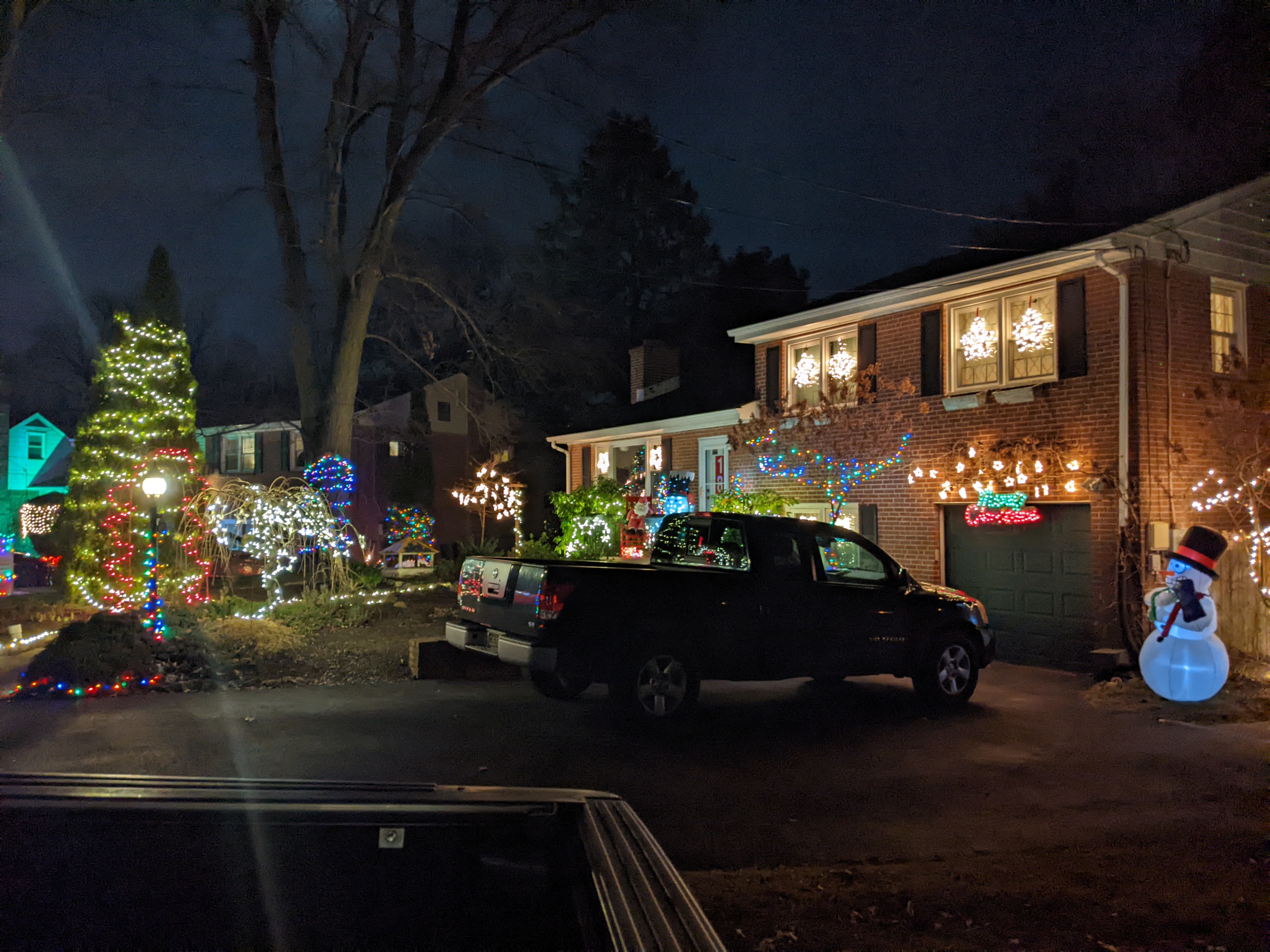 Lights of Woodside Manor, Christmas lights in Wilmington, DE (photo 2)