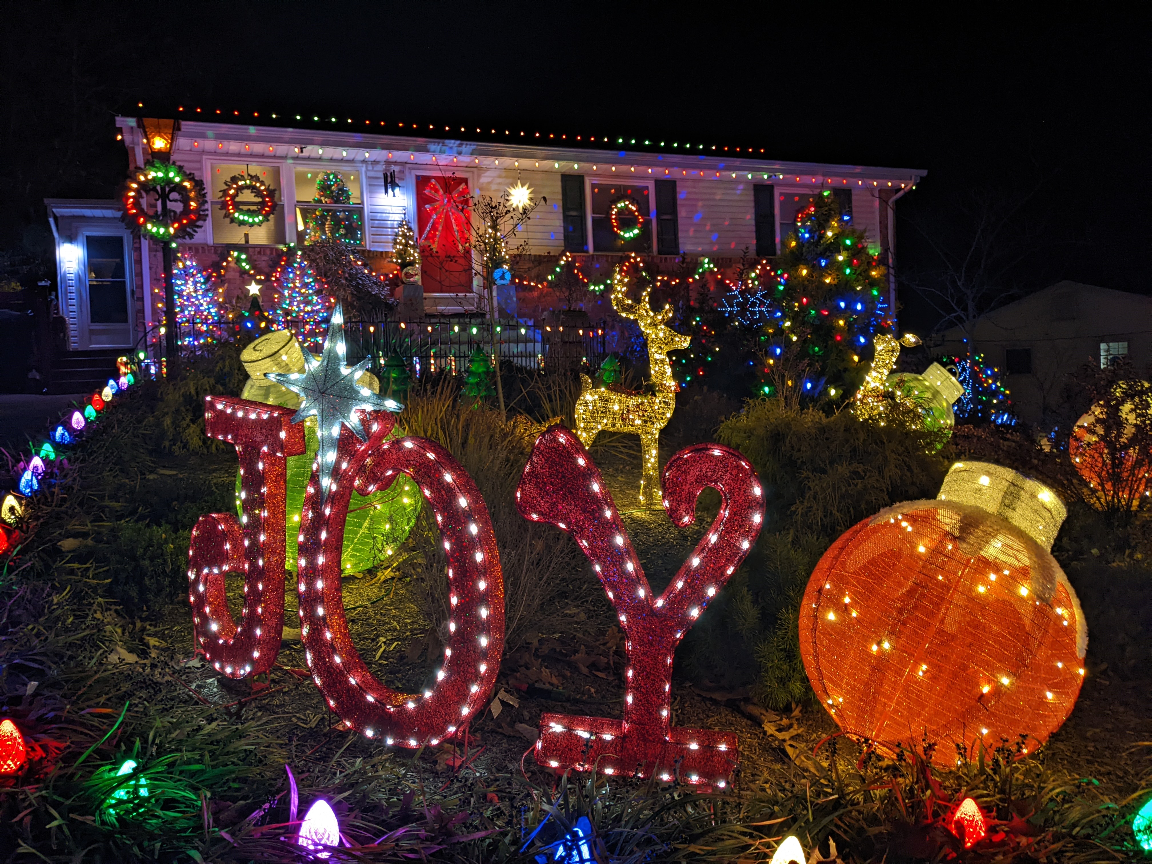 Light Show + Music, Christmas lights in Salem, VA (photo 1)