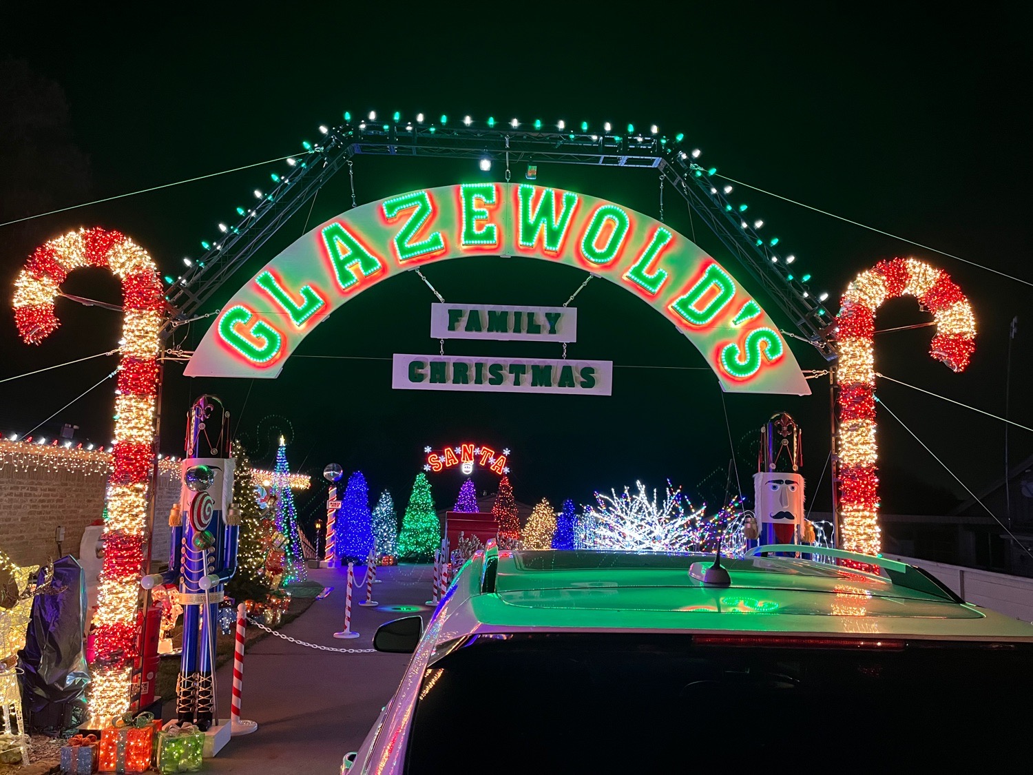 Glazewold’s Family Christmas, Christmas lights in Joshua, TX (photo 2)