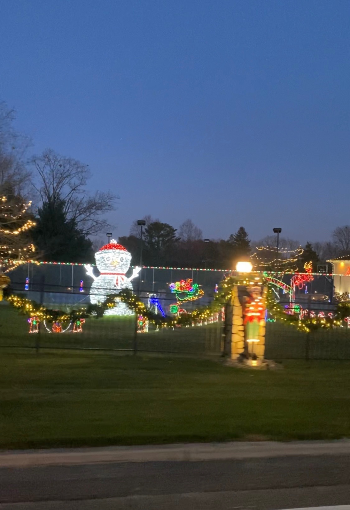 sprawling christmas light display. over 1 million lights, Christmas lights in Hammonton, NJ (photo 2)
