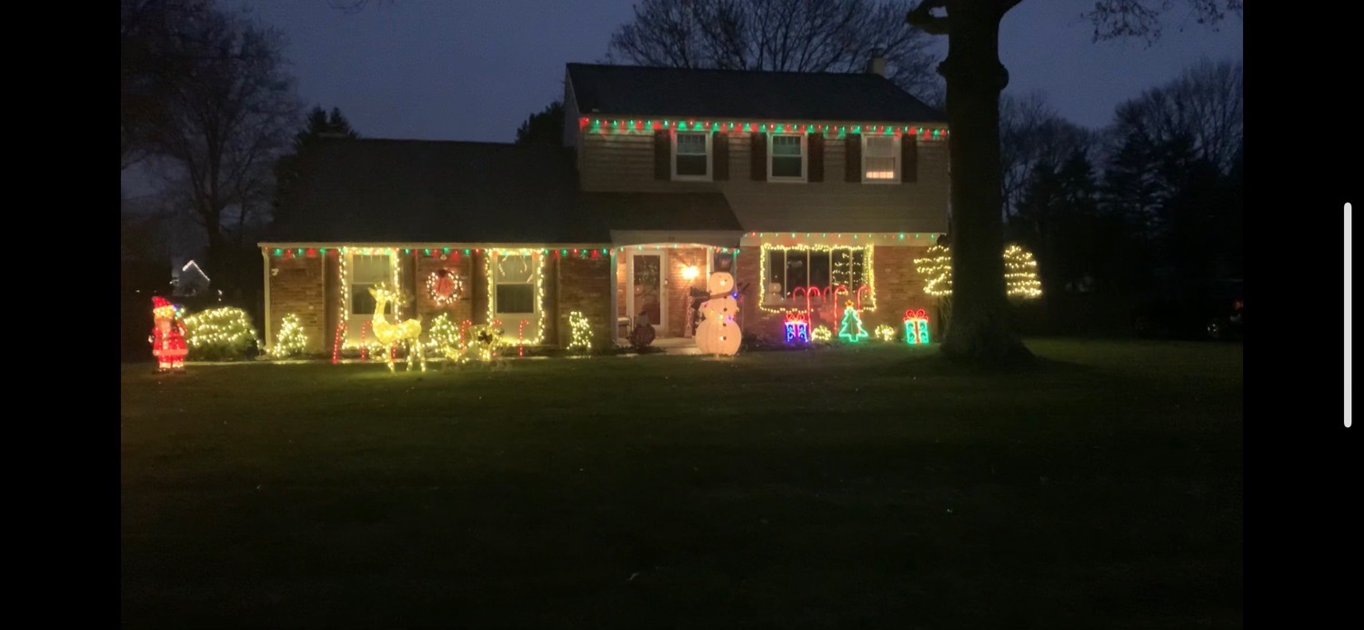 73 Joanne, Christmas lights in Southampton, PA (photo 2)