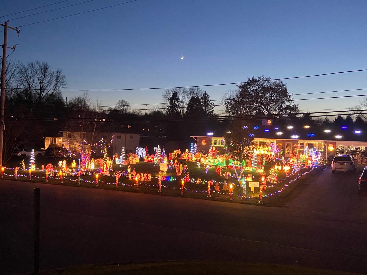Lelii Holiday Lights, Christmas lights in West Chester, PA (photo 5)